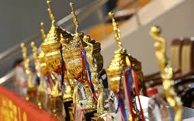 压哨补篮绝杀！詹姆斯末节救赎！东契奇防守拉胯，哈里伯顿16+18